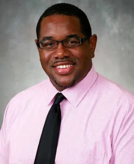 treye_johnson_headshot.jpg